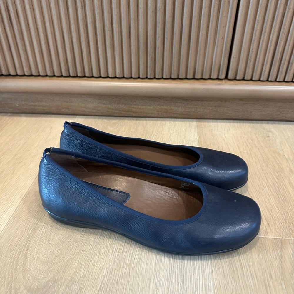 Earthies ennis ballet flat Elegant Navy Blue Women's shoes size 7